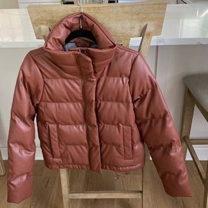 Abercrombie & Fitch Women's
Mini Faux-Leather Puffer Jacket